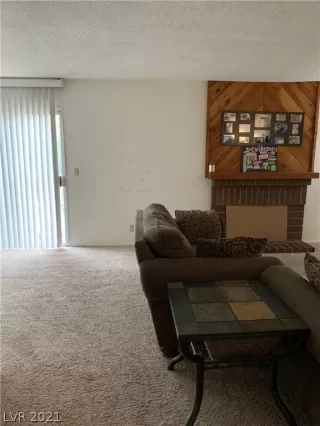 Photo #6: 2264389 Listing