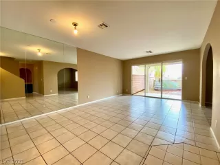 Photo #1: 2264406 Listing 