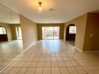 Photo #2: 2264406 Listing 