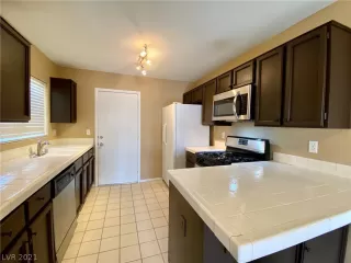 Photo #5: 2264406 Listing 