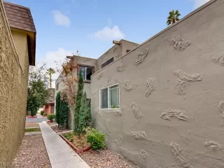 Photo #3: 2264413 Listing 