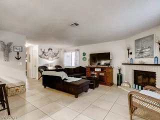 Photo #1: 2264421 Listing 