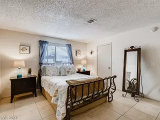 Photo #4: 2264421 Listing 