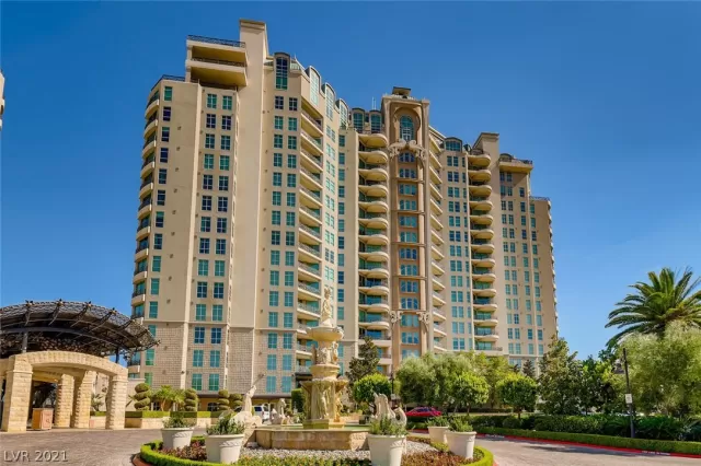 MLS: 2264482 Condo For Sale