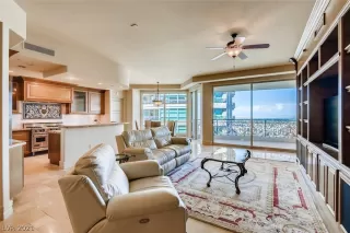 Photo #3: 2264482 Listing