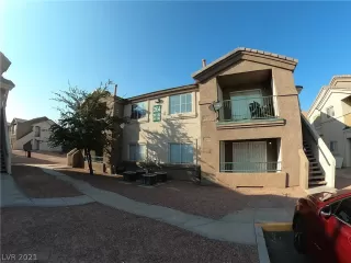 Photo #3: 2264493 Listing