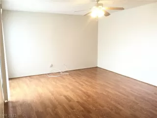 Photo #4: 2264505 Listing 