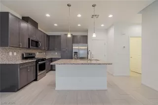 Photo #1: 2264535 Listing 