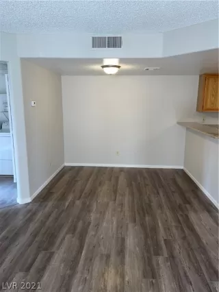 Photo #4: 2264611 Listing 