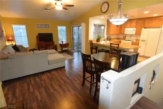 Photo #3: 2264687 Listing