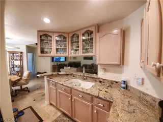 Photo #4: 2264693 Listing