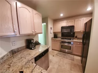 Photo #5: 2264693 Listing