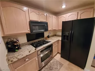 Photo #6: 2264693 Listing