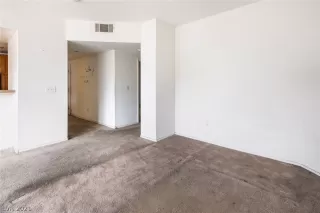 Photo #4: 2264708 Listing