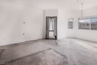 Photo #5: 2264708 Listing