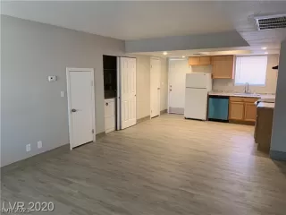 Photo #5: 2264724 Listing