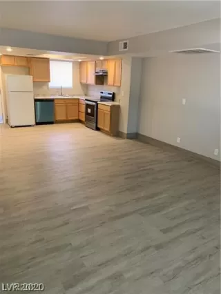 Photo #6: 2264724 Listing