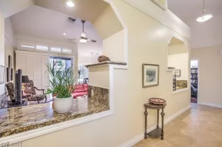 Photo #4: 2264747 Listing