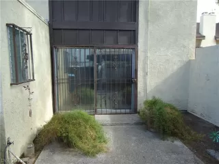 Photo #5: 2264808 Listing