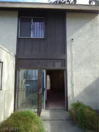 Photo #6: 2264808 Listing