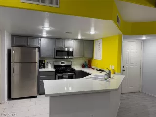 Photo #4: 2264865 Listing 