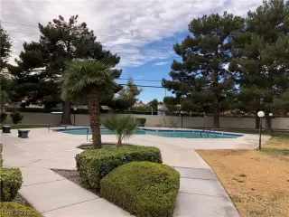 Photo #4: 2264874 Listing