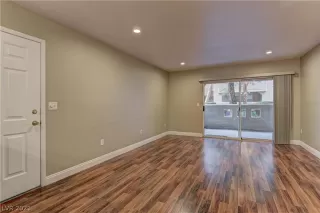 Photo #3: 2264877 Listing