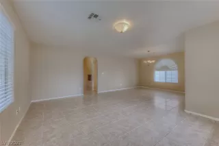 Photo #3: 2264880 Listing