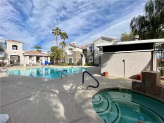 Photo #5: 2264940 Listing 