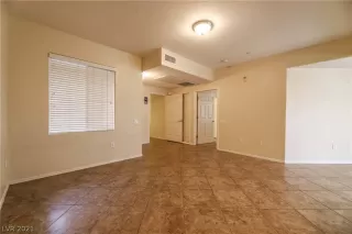 Photo #4: 2264959 Listing