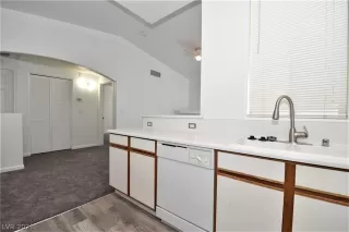 Photo #3: 2264977 Listing 