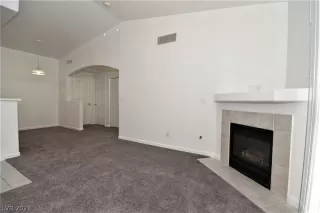 Photo #5: 2264977 Listing 