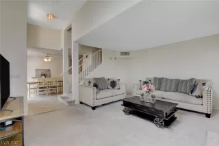 Photo #4: 2265023 Listing