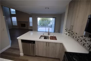 Photo #4: 2265056 Listing 