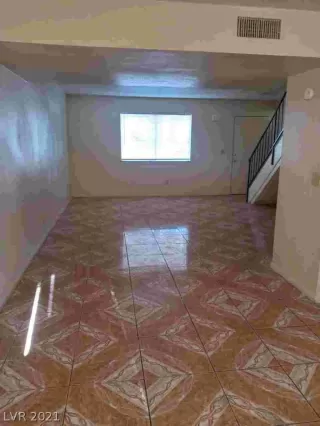 Photo #2: 2265066 Listing 