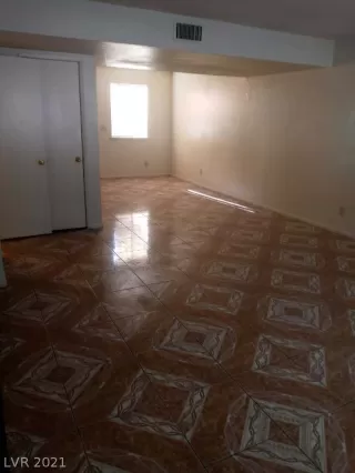 Photo #5: 2265066 Listing 