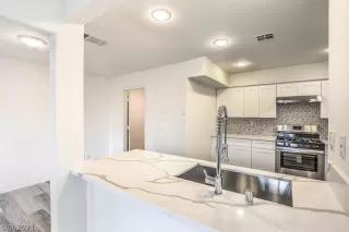 Photo #1: 2265081 Listing