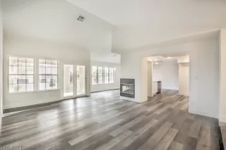 Photo #3: 2265081 Listing