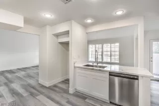 Photo #6: 2265081 Listing