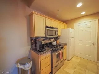 Photo #2: 2265118 Listing 