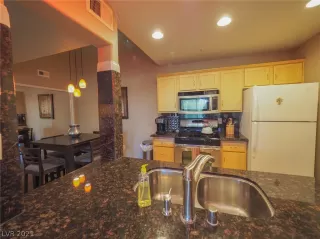 Photo #4: 2265118 Listing 