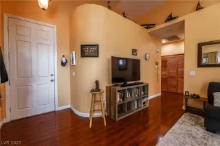 Photo #1: 2265130 Listing 