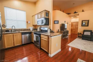 Photo #5: 2265130 Listing 