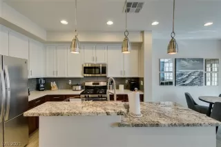 Photo #1: 2265132 Listing 