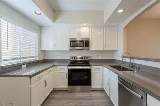 Photo #1: 2265184 Listing