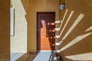 Photo #5: 2265184 Listing