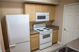 Photo #6: 2265247 Listing