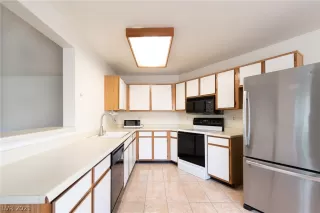 Photo #4: 2265264 Listing