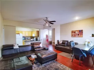 Photo #5: 2265294 Listing