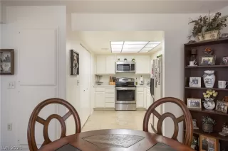 Photo #4: 2265315 Listing